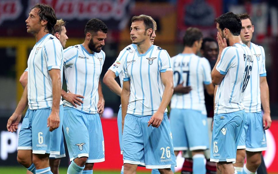 La delusione della Lazio a fine partita. Ansa